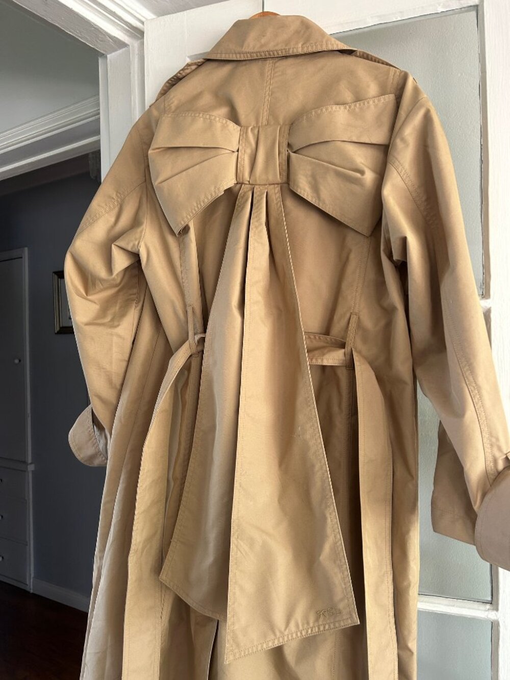 Gap × Sandy Liang Bow-Back Trench Coat - Picture 8 of 10